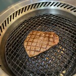焼肉井とう - 表は焼き目をつけましたが裏は置いただけ^_^