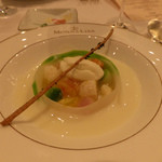 モナリザ - カリフラワーのババロアと魚介のマリネ