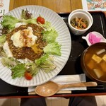 UN - 料理写真:Cランチ タコライス¥1045