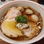 ラーメン屋 トイ・ボックス - ワンタン醤油ラーメン+味玉