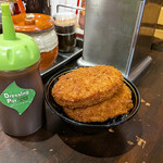 天下一品 - 噂のコロッケ320円。注文をした相方さんは大満足をしていました