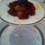 ラトラス - オマール海老のコンソメジュレとカリフラワーのブルーテ函館産ウニと温泉卵　