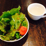 Cafe Ruban - ランチについてくるサラダとスープ