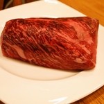 トラットリア・アルモ - 熟成師フェリア渡邊氏による40日熟成した佐賀牛のもも肉