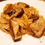 トラットリア・アルモ - イタリア産フレッシュポルチーニのクリームソース フェットチーネ（2014年11月）