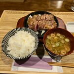 虎八 - 霧島山麓豚ステーキ定食1480円
