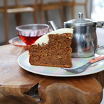 チガヤ 蔵前店 - キャロットケーキ（611円） アールグレイティ（650円）