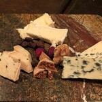 Cucizucche il bar - チーズの盛り合わせ