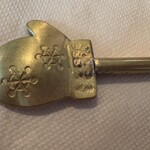 森森舎 - 手袋かわいい〜　一個一個彫金で作ってるのよ〜