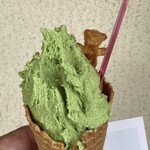 新八茶屋 - 抹茶のジェラート、クマさん付き