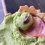 新八茶屋 - 中に小豆が入ってた