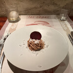 ラ シャッス - 1皿目
      蝦夷鹿もも肉のリエット、アジャン産プラム、茨城県笠間産和栗のモンブラン