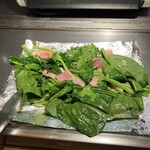 鉄板二百℃ - ほうれん草とベーコン炒め