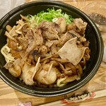 伝説のすた丼屋 - とんこつ醬油牛カルビホルモン油そば