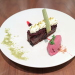 ラ クープ ドール - カシスのフォレ・ノワールとカシスミルクのアイス '14 11月中旬