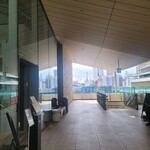 MAISON CLASSIC SALON - エレベーターか階段で3階へ/左手液晶が整理券発券機