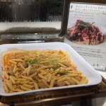 NARITA BOLD KITCHEN - ポルペッティとペンネのパスタ赤ワイン香るトマトのクリームソース　今回は、ペンネだった
