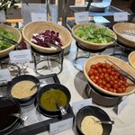 NARITA BOLD KITCHEN - 新鮮野菜もある　ドレッシング　青じそ　赤ワインマスタード　バジルの３種類