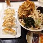 山田うどん - 料理写真:（2025/11月）餃子と天ぷらうどん