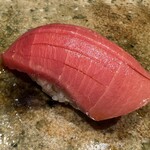 神田錦町 鮨たか晴 - 鮪（塩竈）