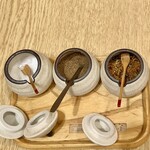 釜めし えび三 - 卓上の薬味