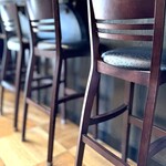 揚雫 - カウンターは少々高いので車いすにはムリ。 でも、テーブルは問題なし。