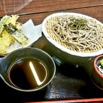 南郷温泉 しゃくなげの湯 - 料理写真:天ざるそば
