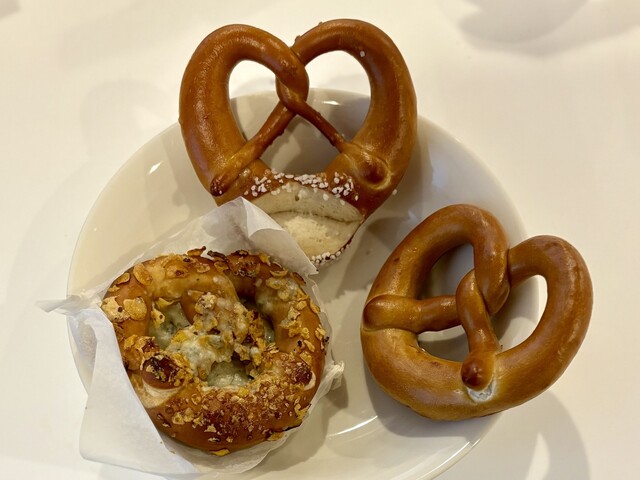 &Brezel （アンドブレッツェル） - 袋町/パン | 食べログ