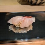 奥 - 