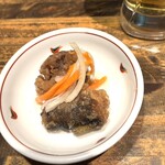 楽味家まるげん - お通しのムロアジ南蛮漬け