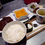 ほびーい喫茶店 - 納豆ハンバーグ定食 (値段お任せ)