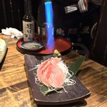 楽味家まるげん - 卓上で炙ってくれるスタイル