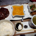 ほびーい喫茶店 - 納豆ハンバーグ定食 (値段お任せ)