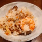 釜めし菜時記 さき亭 - よそったところ、おこげが良い感じ