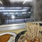 駅そば そば・うどん八起家 - 高崎線を臨みながらのお蕎麦