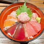 鶏と魚とうまい酒 炭家 - お任せ海鮮丼