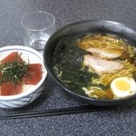 丸千食堂 - 半マグロ丼とラーメン800円
