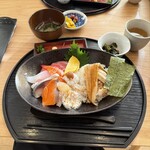 渥美の丼屋 まるみ - 料理写真: