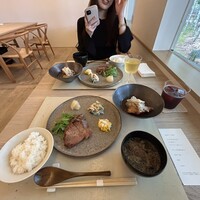 エヴァム・エヴァ・ヤマナシ・アジ - 