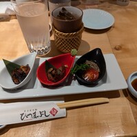 うなぎ和食  しら河 今池ガスビル店 - 肝３種盛り　タレ、ワサビ醤油、イタリアンで楽しめる最強の肝焼きセット