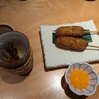 うなぎ和食  しら河 今池ガスビル店 - コーチンのつくねは食感もタレの甘辛さもベスト！！卵黄つけてまろやかにしても美味しかった！！
