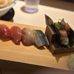 鮨とラーメン うおがしや 本店 - 寿司5貫