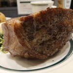 マロリーポークステーキ - それにしても迫力ある富士山。マジで焦りました(大汗)本牧某店ではやこちらの系列店｢豚屋鳥山｣さんだと塊ではないので、迫力ありすぎで不安が募る募る。でも完食はしましたよ。