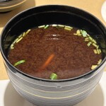 天ぷら新宿つな八 - 赤だし