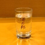 レストラン オキナワ - ”久米島の久米仙"～海の邦のグラスに入っているけど