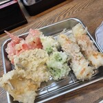 天ぷら居酒屋 なにわや - 紅生姜　ブロッコリー　ちくわ　きす