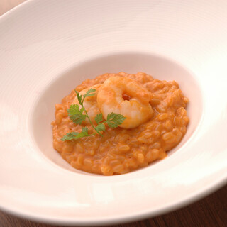 単品でのご注文も楽しめるバルスタイル