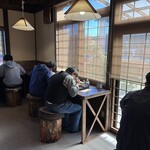 ラーメン貴丸 - カウンター席は満席ラッキー　ラスト席をゲット