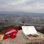 ジャンボたこ焼き よっちゃん - よっちゃん山頂でお食事