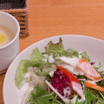 満天kitchen - ２）ジャガイモのスープとサラダ（オムライス、日替わり共通）